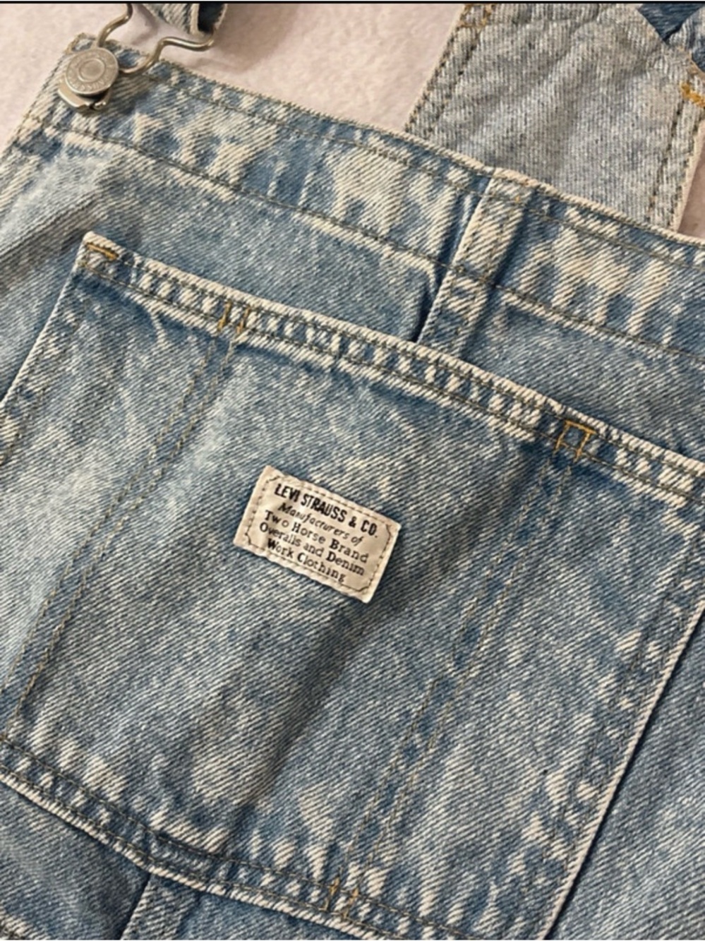 Levi's Vintage Shortalls light-wash denim, adjustable straps, size M - Picture 2 of 3